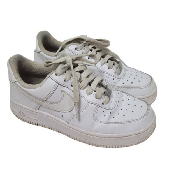 white air forces 5.5